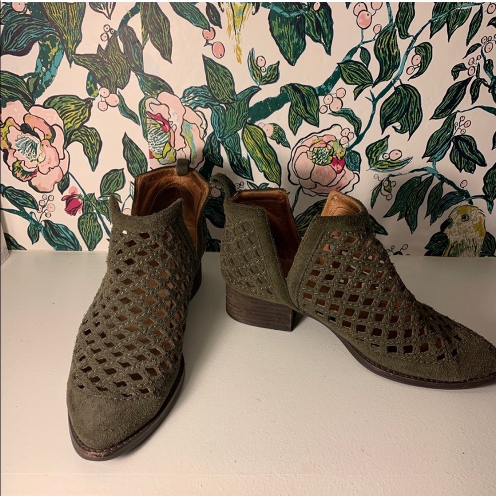 Anthropologie Jeffrey Campbell booties